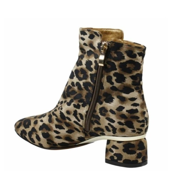 J. Renee Danabelle - Picture 5 of 10